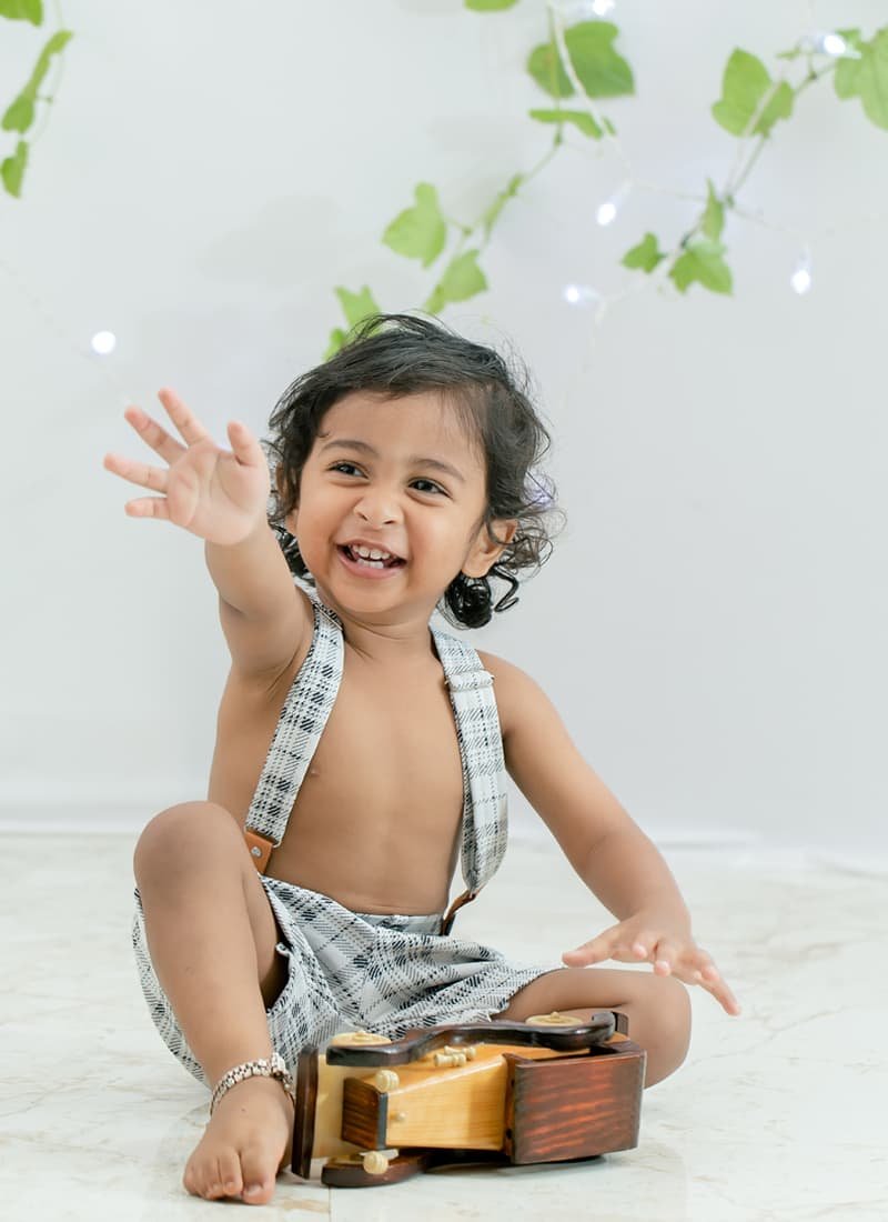 Child photography by Yaadhum Studioz